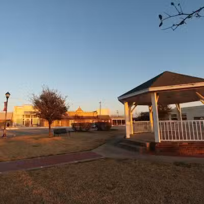 Alvarado Square - Alvarado, TX