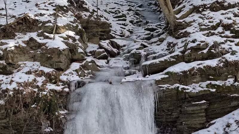 Wolf Hollow Preserve trailhead parking - Amsterdam, NY