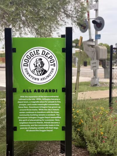 Downtown Arlington Doggie Depot - Arlington, TX