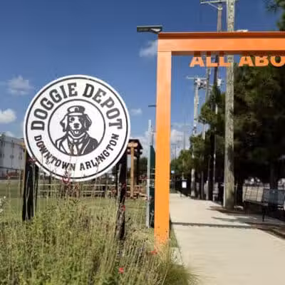 Downtown Arlington Doggie Depot - Arlington, TX