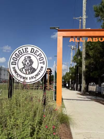 Downtown Arlington Doggie Depot - Arlington, TX