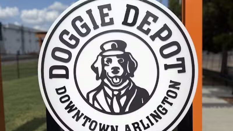 Downtown Arlington Doggie Depot - Arlington, TX