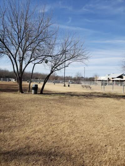 Tails 'N Trails Dog Park - Arlington, TX