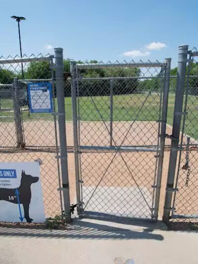 Tails 'N Trails Dog Park - Arlington, TX