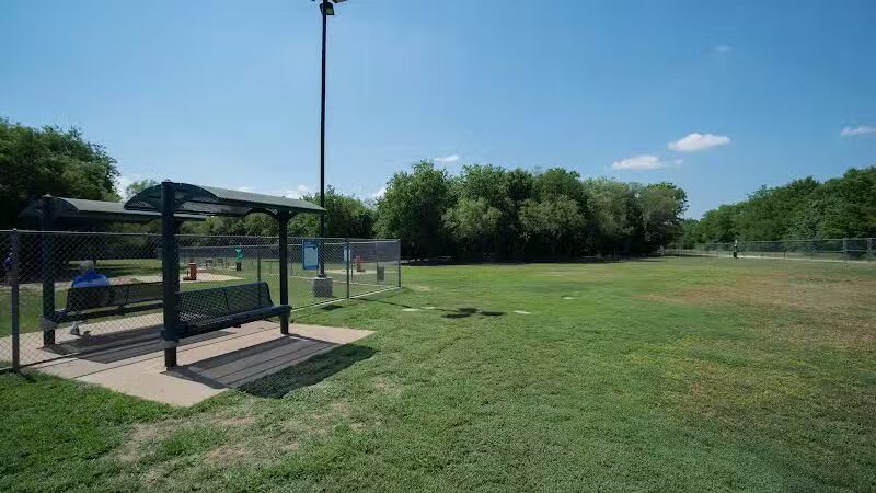 Tails 'N Trails Dog Park - Arlington, TX