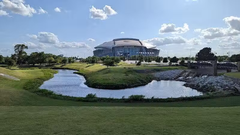 Dr. Robert Cluck Linear Park - Arlington, TX