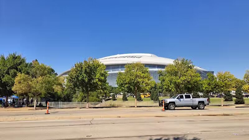 Dr. Robert Cluck Linear Park - Arlington, TX