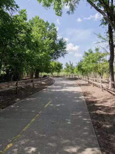 Dr. Robert Cluck Linear Park - Arlington, TX