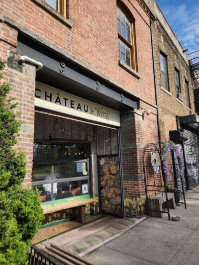 Château le Woof - Astoria, NY