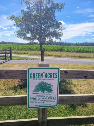 Crystal Lake Hiking Trails - Bordentown, NJ