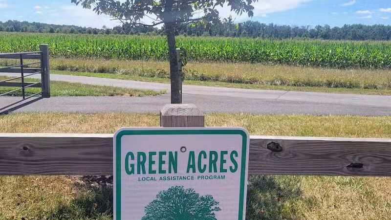 Crystal Lake Hiking Trails - Bordentown, NJ