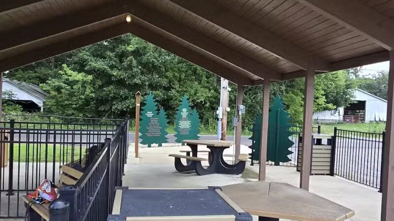 Carmi Dog Park - Carmi, IL