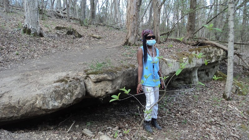 LaBarque Hills Trail Trailhead - Cedar Hill, MO