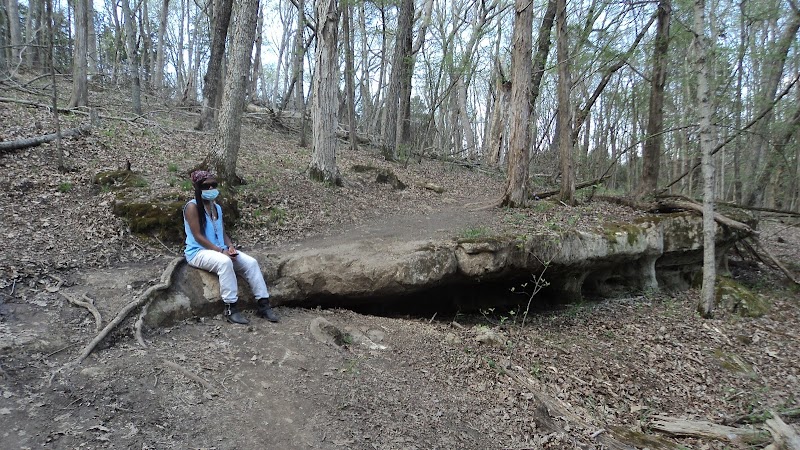 LaBarque Hills Trail Trailhead - Cedar Hill, MO