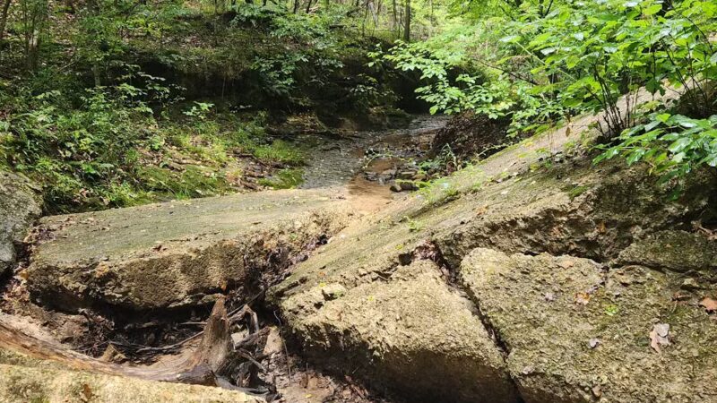 Sandstone Canyon Trail Trailhead - Cedar Hill, MO