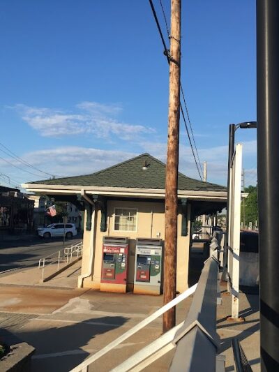 Cedarhurst LIRR Station Parking 6 - Cedarhurst, NY