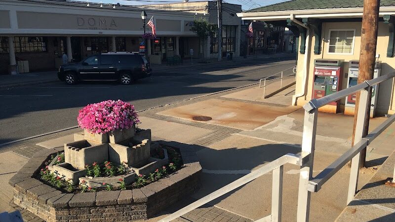 Cedarhurst LIRR Station Parking 6 - Cedarhurst, NY