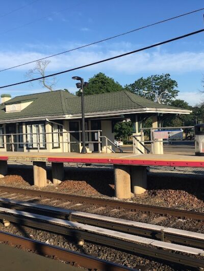 Cedarhurst LIRR Station Parking 6 - Cedarhurst, NY