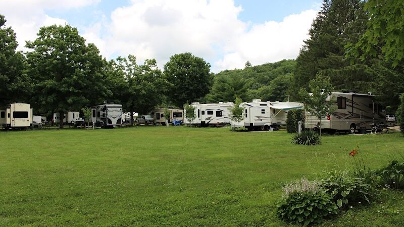 Nickerson Park Family Campground - Chaplin, CT