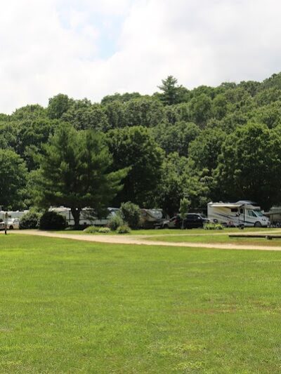 Nickerson Park Family Campground - Chaplin, CT