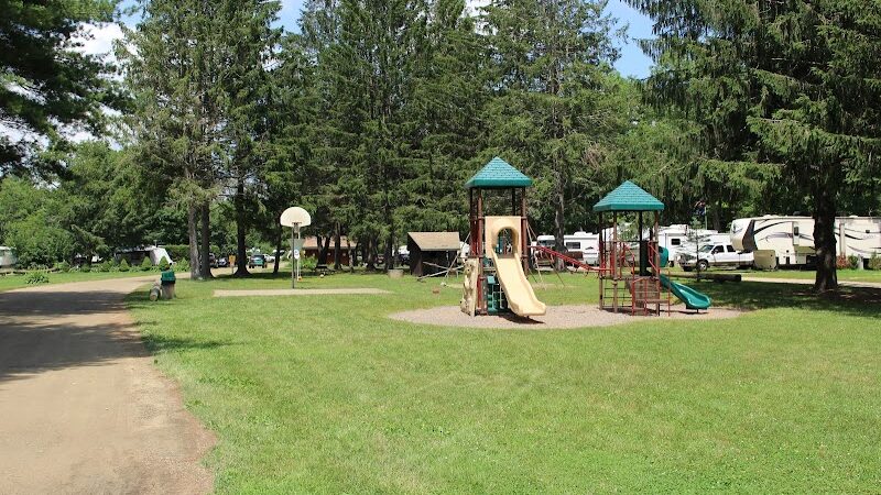 Nickerson Park Family Campground - Chaplin, CT