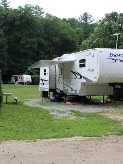 Nickerson Park Family Campground - Chaplin, CT