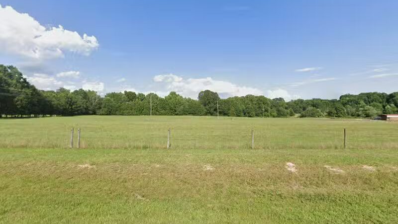 Dellinger’s Room to Roam Private Dog Park (must book through Sniffspot)