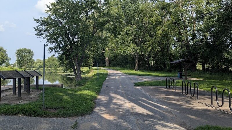 Hennepin canal parkway trailhead - Colona, IL