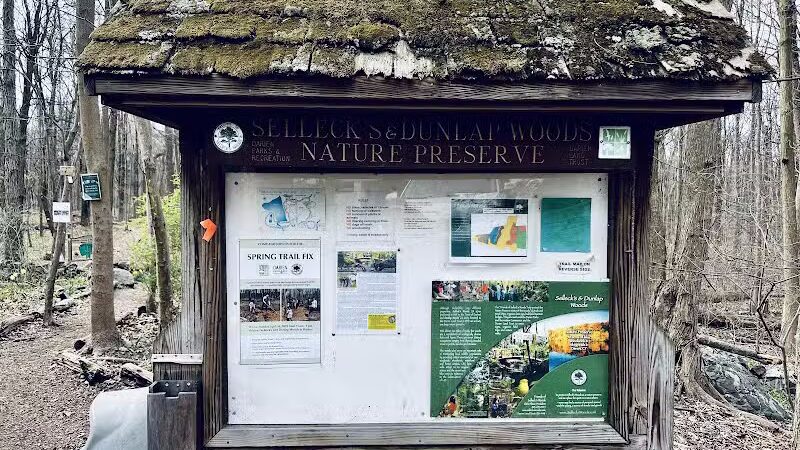 Dunlap Woods (Darien Land Trust) - Darien, CT