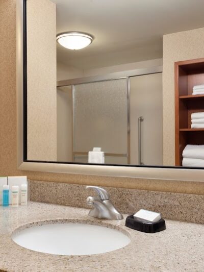 Hampton Inn & Suites Hartford/East Hartford - East Hartford, CT