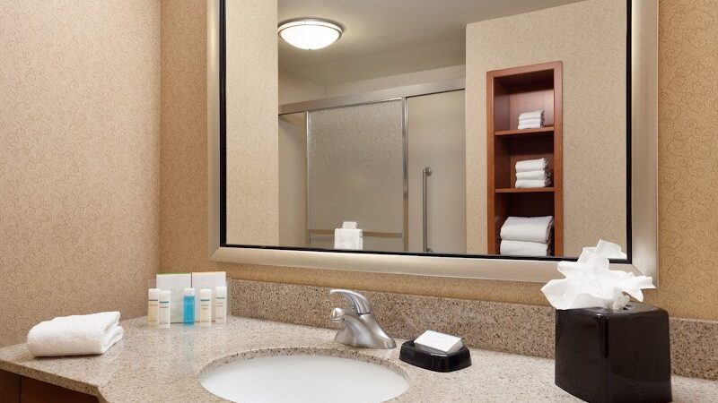 Hampton Inn & Suites Hartford/East Hartford - East Hartford, CT