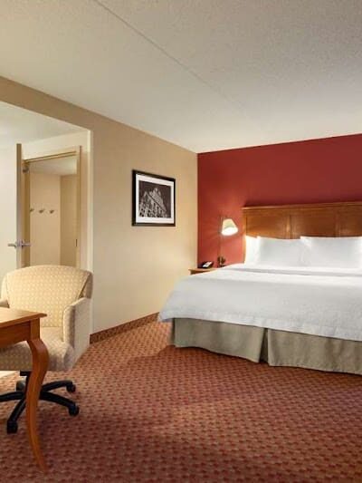 Hampton Inn & Suites Hartford/East Hartford - East Hartford, CT