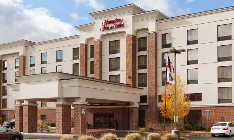 Hampton Inn & Suites Hartford/East Hartford - East Hartford, CT