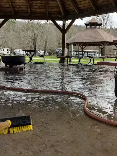 Charlie Brown Campground - Eastford, CT