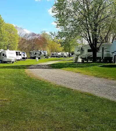 Charlie Brown Campground - Eastford, CT