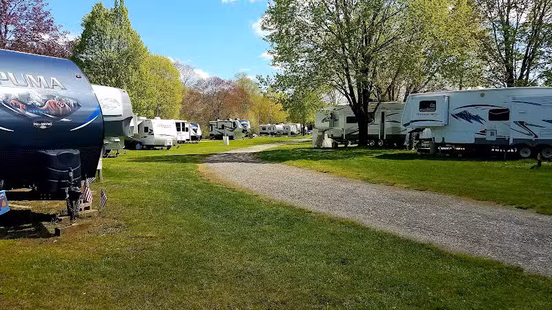 Charlie Brown Campground - Eastford, CT