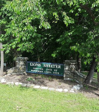 Bluebird Dog Park - Ellisville, MO