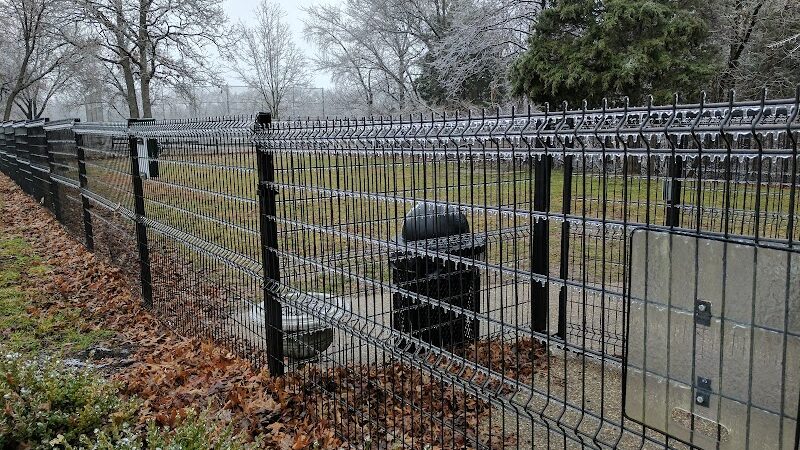 Bluebird Dog Park - Ellisville, MO