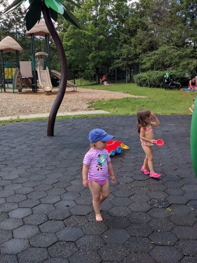 Lake Mohegan Splash Pad - Fairfield, CT