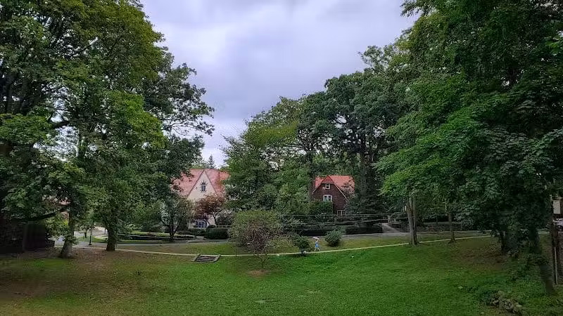 Gardens Rodelberg Park - Flushing, NY