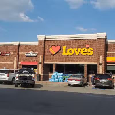 Dog Park at Love’s Travel Stops - Greenup, IL