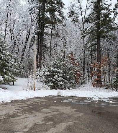 The Throne hiking trail, Rockwood Lane parking - Groton, MA