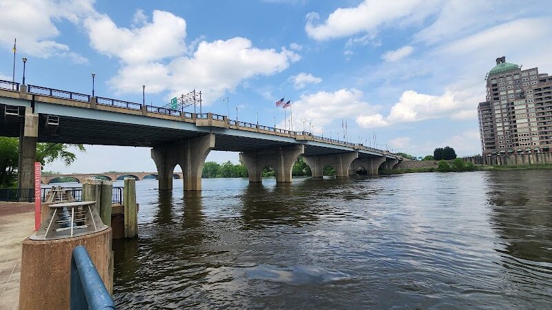 Mortensen Riverfront Plaza - Hartford, CT