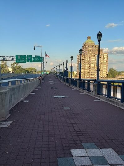 Mortensen Riverfront Plaza - Hartford, CT