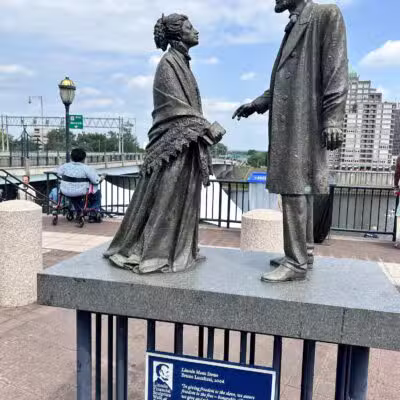 Mortensen Riverfront Plaza - Hartford, CT