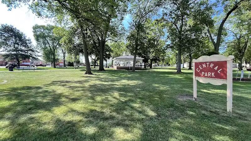 Central Park - Henry, IL