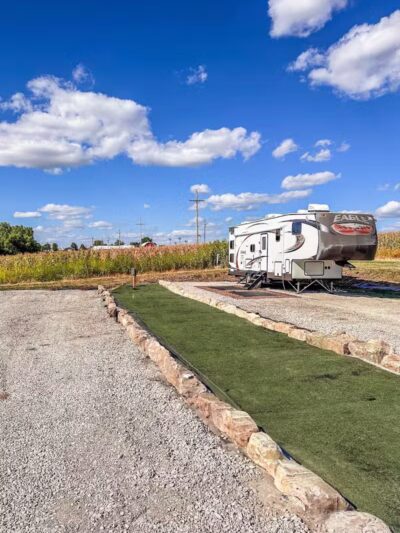 Oregon Trail Glamping and RV Park Hiawatha, KS - Hiawatha, KS