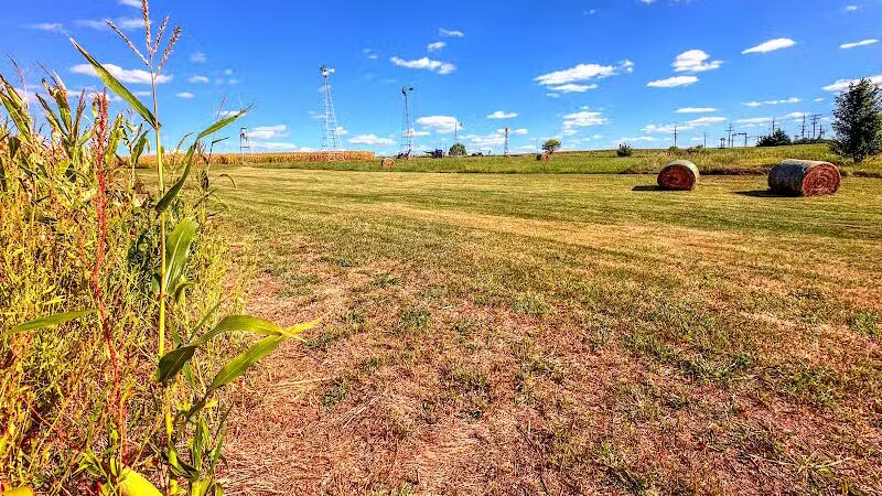 Oregon Trail Glamping and RV Park Hiawatha, KS - Hiawatha, KS