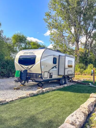 Oregon Trail Glamping and RV Park Hiawatha, KS - Hiawatha, KS