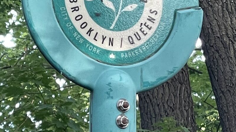 Vanderbilt Motor Parkway - Hollis Hills, NY